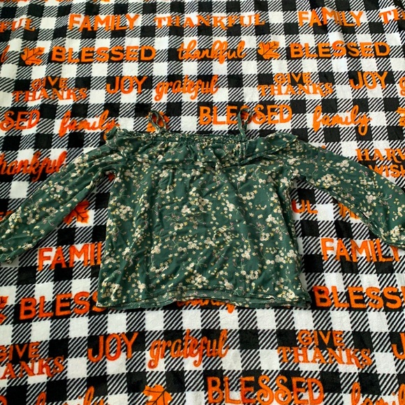 Children’s Place, Size 16, Green top - Picture 1 of 1